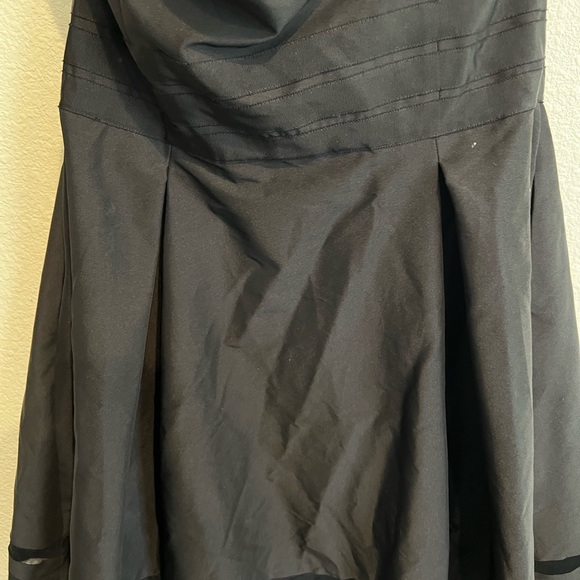 WHBM STRAPLESS DRESS - Picture 3 of 5